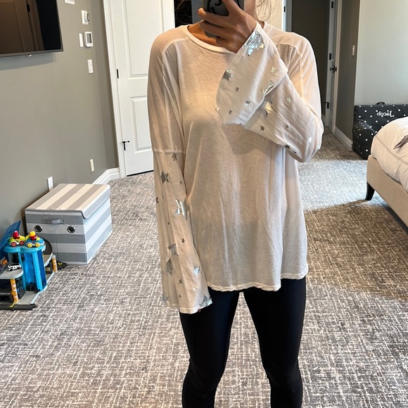 Michael Lauren White Flared Long Sleeve Tee with Silver Stars - Picture 2 of 5